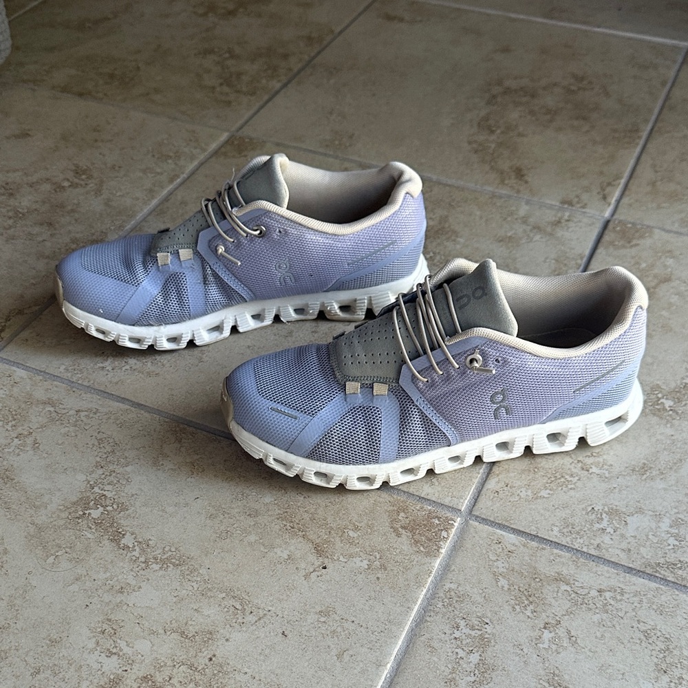 On Running Athletic Shoes in Lavender and White